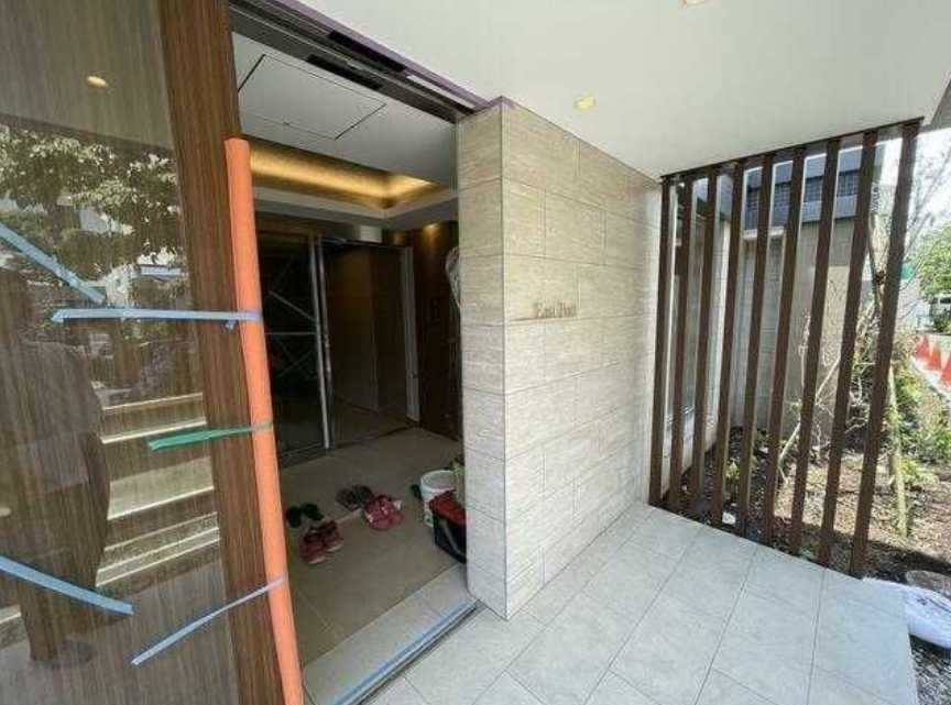 イーストポート　築浅　角部屋　駅近のエントランス