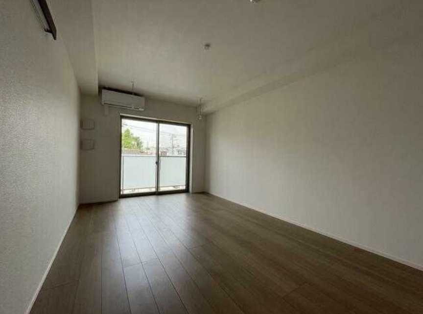 イーストポート　築浅　角部屋　駅近の居間・リビング