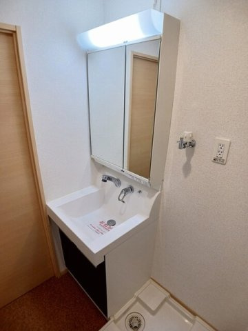 セレンディピティ　プレシャスの洗面所|広い洗面スペース