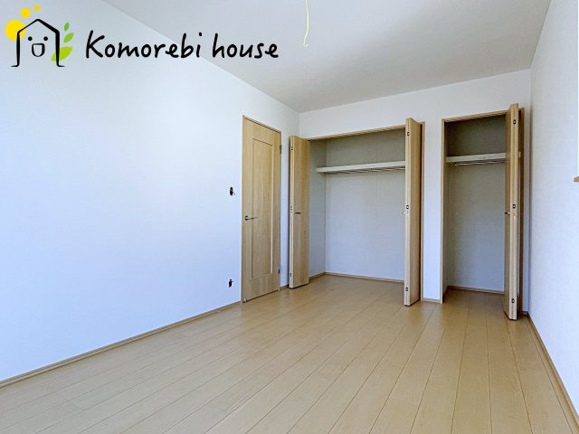 さいたま市西区佐知川412番　新築一戸建て　ハートフルタウン　Aの寝室|落ち着いた色調の寝室です