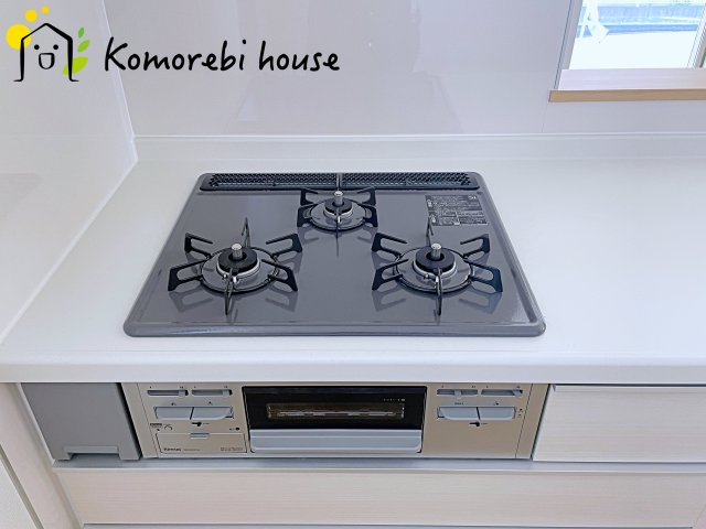 さいたま市西区佐知川412番　新築一戸建て　ハートフルタウン　Aのキッチン|キッチンでお料理をお楽しみください