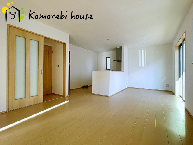 さいたま市西区佐知川412番　新築一戸建て　ハートフルタウン　Aの居間・リビング|こちらのリビングで趣味の時間をお楽しみください