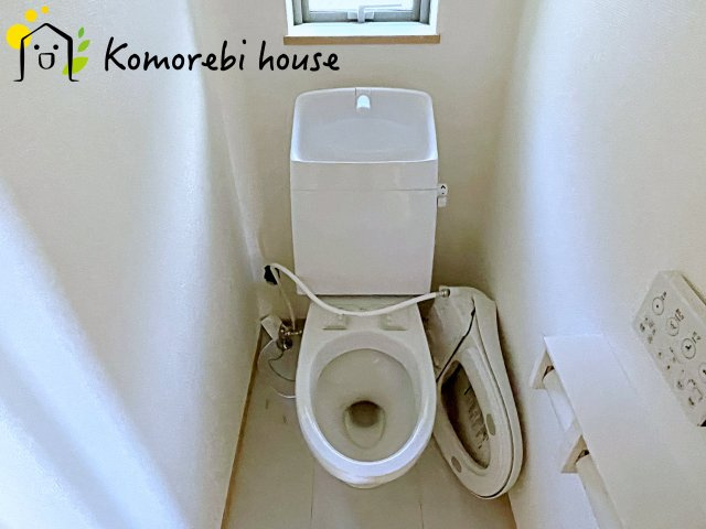 さいたま市西区佐知川412番　新築一戸建て　ハートフルタウン　Aのトイレ|清潔感のあるトイレです