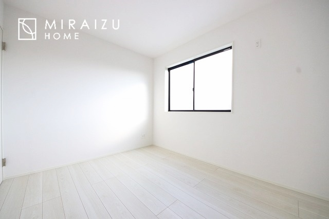 【洋室】 | 平日・休日問わず、いつでもご見学が出来ます♪☆実際に見て、触れて感じる安心のお住まい探しを体験して下さい♪☆物件情報だけでなく、地域の特色などなどエリア情報もお伝え出来たら嬉しいです♪