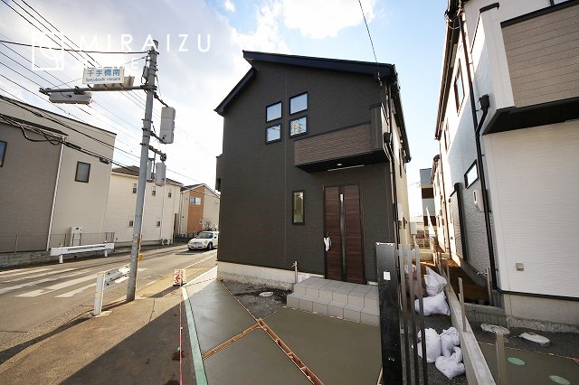 【外観】 | 陽の光をたっぷりと浴びながら気持ち良く生活が出来ます。夢のマイホーム、夢ではなく実現出来ます！見学・ご相談等、お気軽にご連絡下さい。