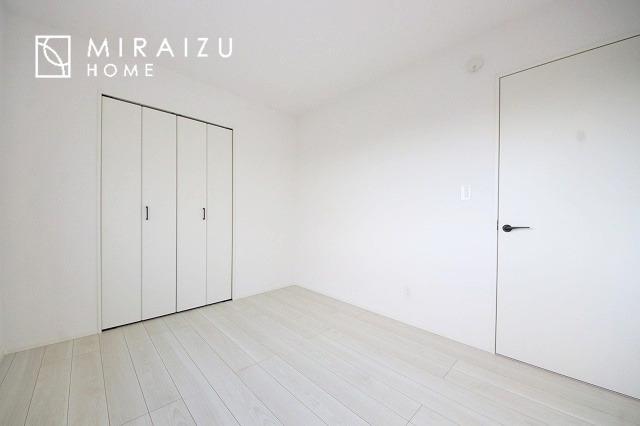 【洋室】 | 平日・休日問わず、いつでもご見学が出来ます♪☆実際に見て、触れて感じる安心のお住まい探しを体験して下さい♪☆物件情報だけでなく、地域の特色などなどエリア情報もお伝え出来たら嬉しいです♪