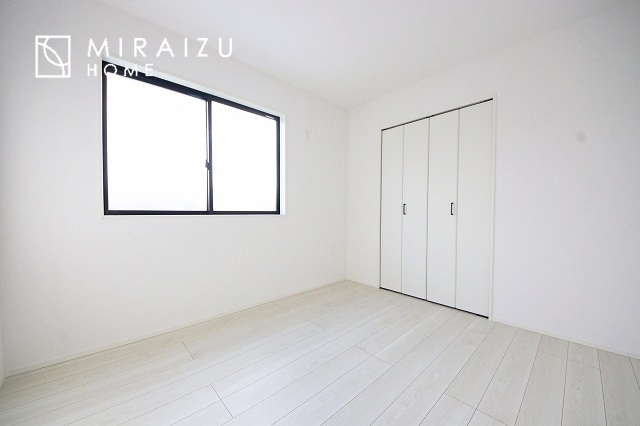 【寝室】 | 建物完成につき、実際のお部屋をごゆっくりご見学いただけます。お休みの日にご家族で見学はいかがでしょう。