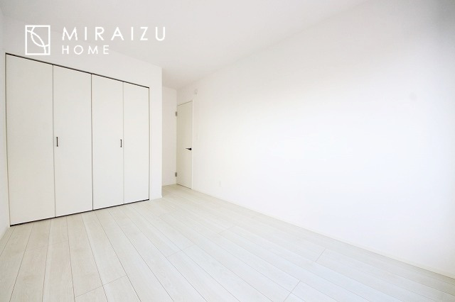 【子供部屋】 | 暮らしやすさを考えたプランで快適な現地ロケーションを実現。安らぎに満たされる、ゆとりのある日々を過ごせます♪