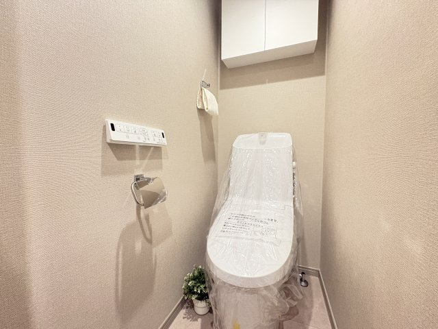 【トイレ】 | サンクレイドル志木　(丸井志木店) | 現地（2025年11月）撮影
洗浄機能付きの温水便座