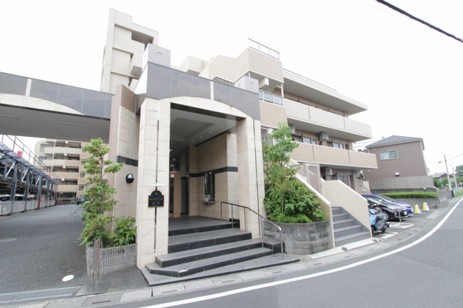 【外観】 | サンクレイドル志木　(丸井志木店) | 専用ポーチ付きで、プライバシーを守りながら快適に暮らせます。