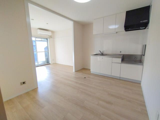 実穂マンションの居間・リビング