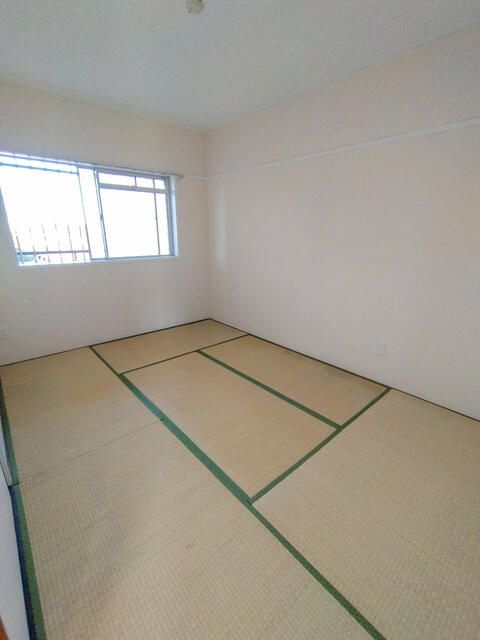 実穂マンションの居間・リビング