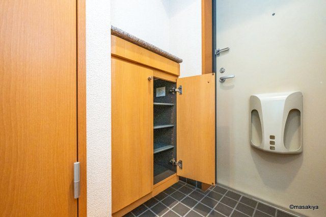 メゾン・ド・ポプラの玄関