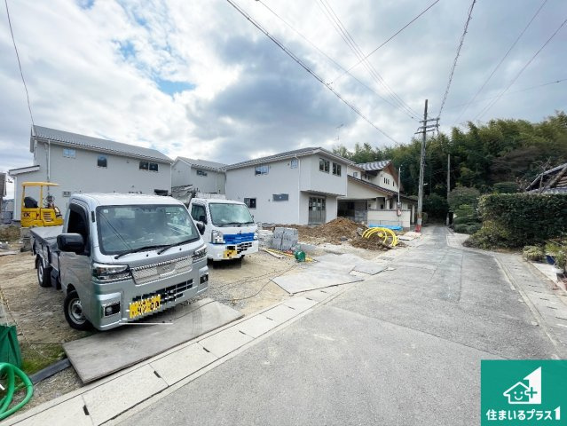 京都市西京区山田北ノ町　第1期　新築一戸建ての前面道路含む現地写真|周辺は落ち着いた街並みの住宅地！子育てがしやすい住環境です！まだ未完成ですが、現地でしかわからない事もございます。是非一度ご覧ください。