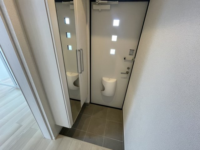 エテルノ・リンドの玄関