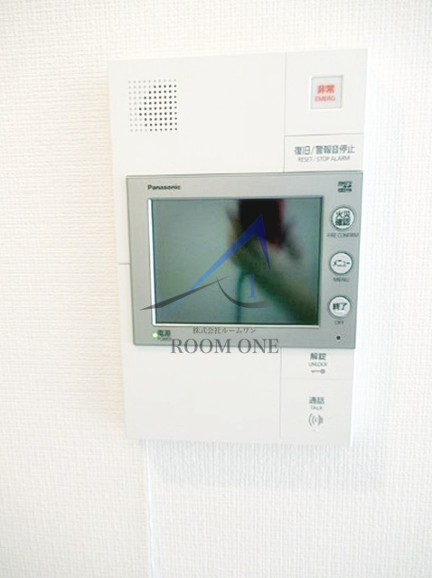 イアース西日暮里のセキュリティ|モニター付きインターホンです。
