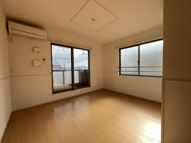 エレガントヴィエⅧの居間・リビング