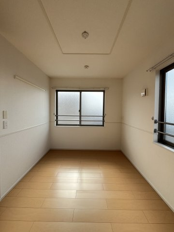 エレガントヴィエⅧの洋室