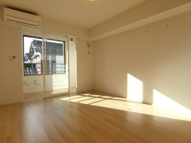 ブルーオーシャン・レジデンスＢの居間・リビング