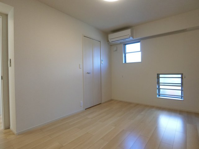 ブルーオーシャン・レジデンスＢの洋室