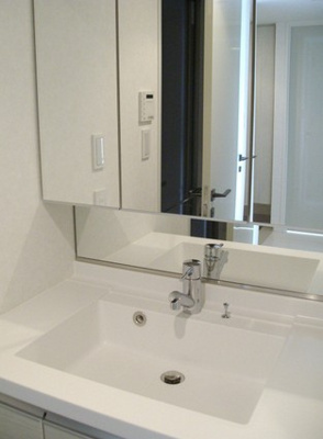 【独立洗面台】 | パークホームズ中野南台ステーションテラス | うれしい独立洗面台・脱衣所付。