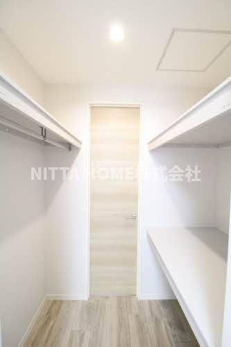 グランドゥール２輝の収納|収納力のあるウォークインクローゼット(^^)