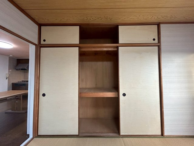 エクセル渋川の収納|和室の押入収納。天袋もあり収納にも困りません(^^)/
