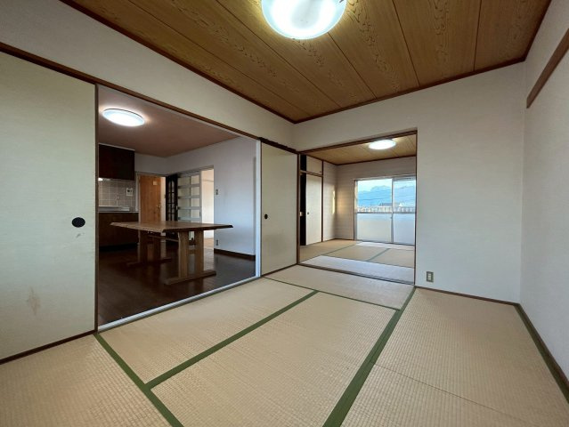 エクセル渋川の和室|和室６帖から隣の和室、LDKへと抜けることができます！
全開放して広々と使っていただくことも可能です(^^♪