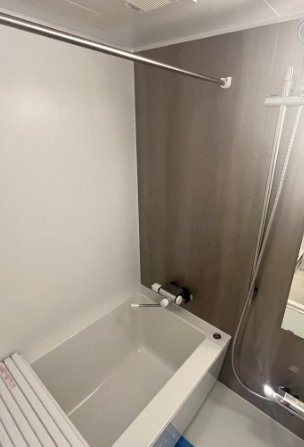 寝屋川東ファミリータウン西四番館の浴室|ユニットバス　浴室換気乾燥暖房機
■物件内覧・資金計画相談・住宅ローン相談、リフォーム相談、お問合せ受付中■
※当日・翌日のご内覧、ご相談はお電話でのお問合せがスムーズです！