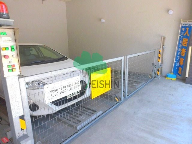 イクシオン博多の駐車場