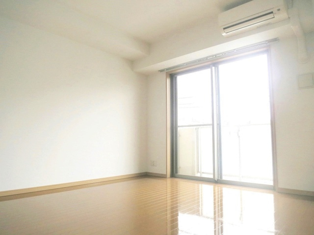 リバーハウスキヘイの居間・リビング|使いやすいフローリングのお部屋です☆