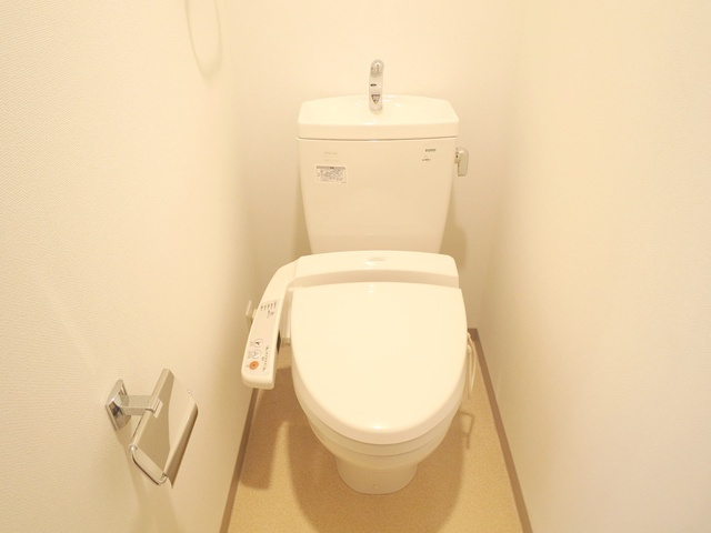 リバーハウスキヘイのトイレ|温水洗浄便座付きのトイレです☆