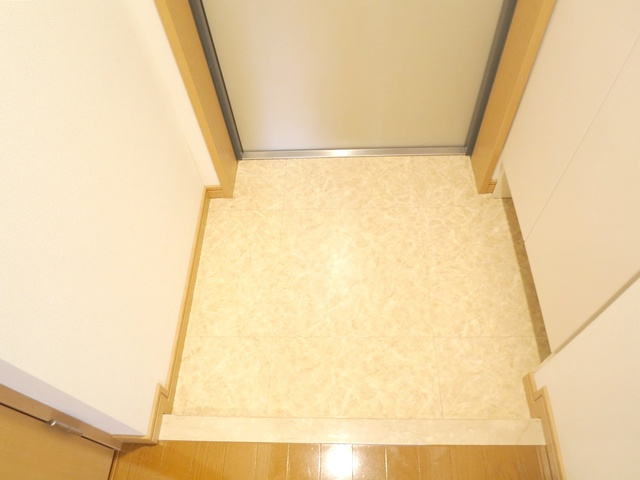 リバーハウスキヘイの玄関|きれいな玄関スペースです(#^^#)