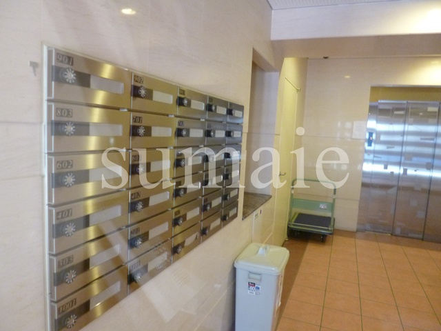 リバーハウスキヘイのエントランス|集合ポストです♪