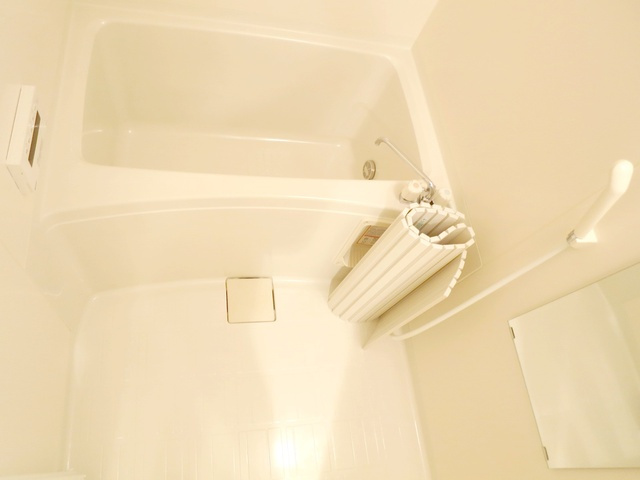 リバーハウスキヘイの浴室|ゆったりとした浴槽でリラックスタイム♪