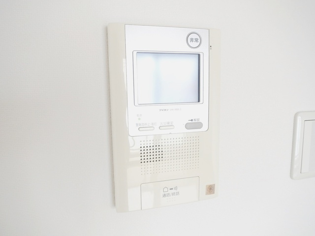 リバーハウスキヘイのセキュリティ|ＴＶ付きインターホン完備で安心ですね(#^^#)