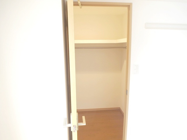 リバーハウスキヘイの収納|ウォークインクローゼット完備♪もう収納場所に困りませんね！