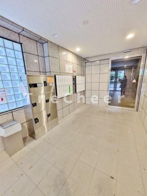 日神パレステージ新宿御苑のエントランス