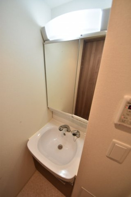 【独立洗面台】 | プレサンスジェネ新神戸ステーションフロント | 別タイプの写真ですが参考までご参照ください。