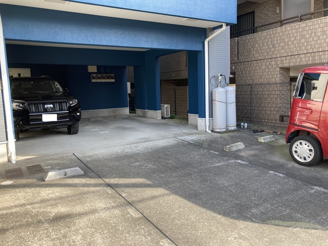 カーサベルデ加賀原の駐車場