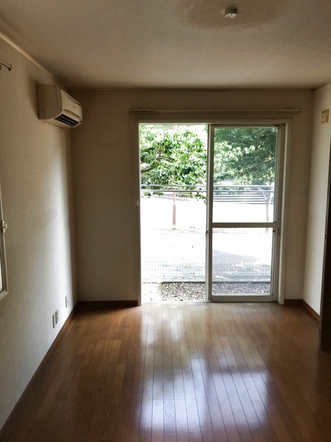 カーサベルデ加賀原の居間・リビング