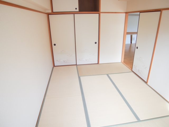 シティハイツ舞子の和室