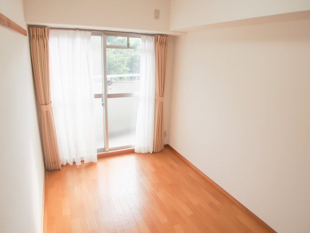 シティハイツ舞子の洋室