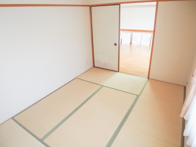 シティハイツ舞子の和室