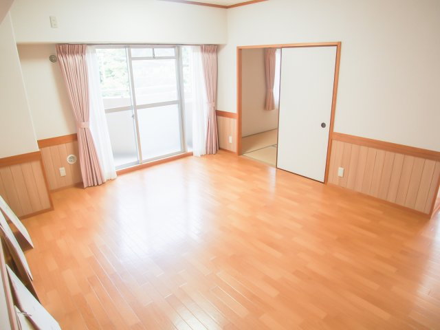 シティハイツ舞子の居間・リビング