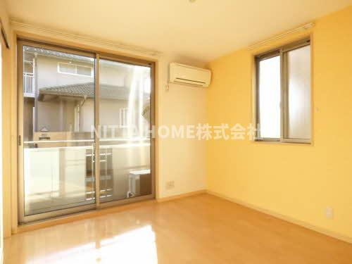 マーブルスカイ	の居間・リビング|大きな窓が魅力的な室内です☆彡