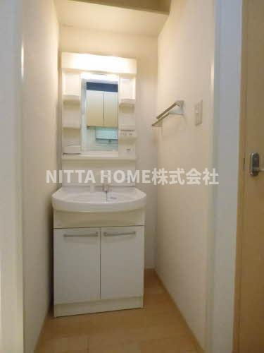 マーブルスカイ	の洗面所|シャワー付きの洗面化粧台もあります♪