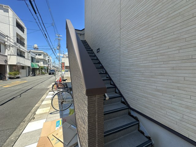 フローレス壱番館のエントランス