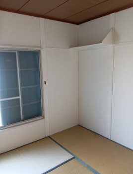 朝霧南町４丁目貸家の和室