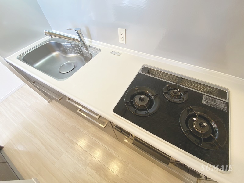 コンフォリア大宮のキッチン|3口コンロ設置☆